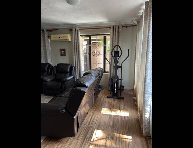 3 BEDROOM HOUSE FOR SALE IN GROVE END